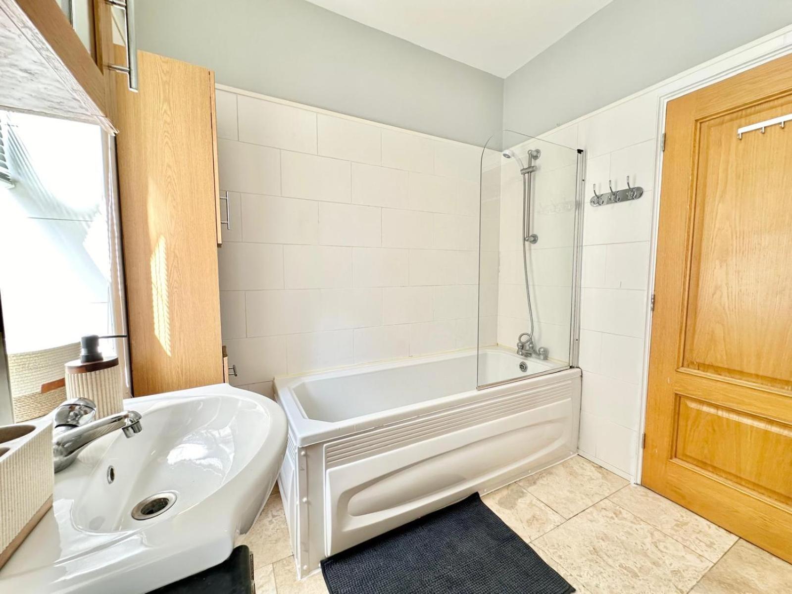 Regent'S Park One Bedroom Apartment Лондон Екстериор снимка